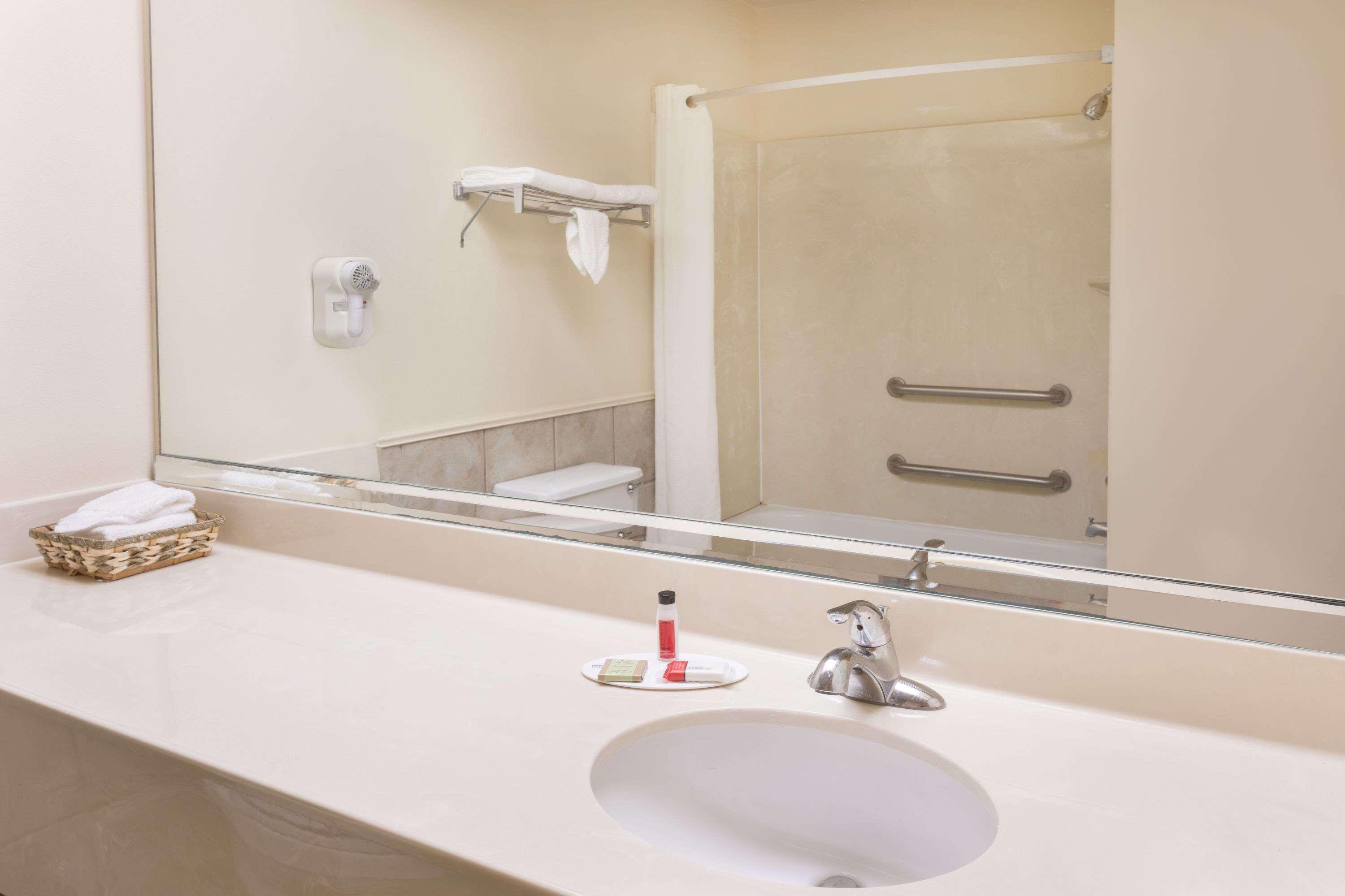 Super 8 By Wyndham Duson Lafayette West Area Motel Екстериор снимка