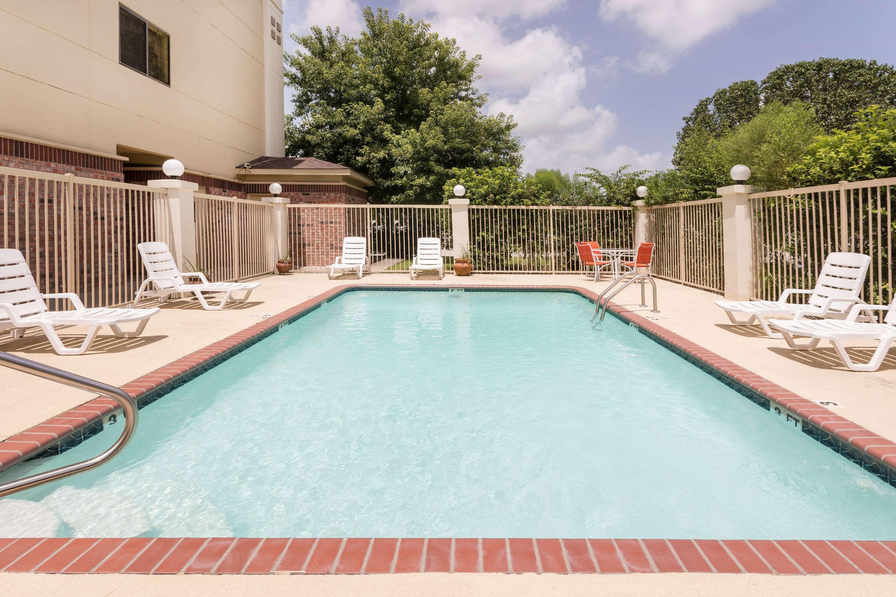 Super 8 By Wyndham Duson Lafayette West Area Motel Екстериор снимка